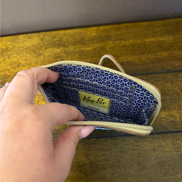 Fossil Key-Per Wallet Wristlet - Picture 5 of 6